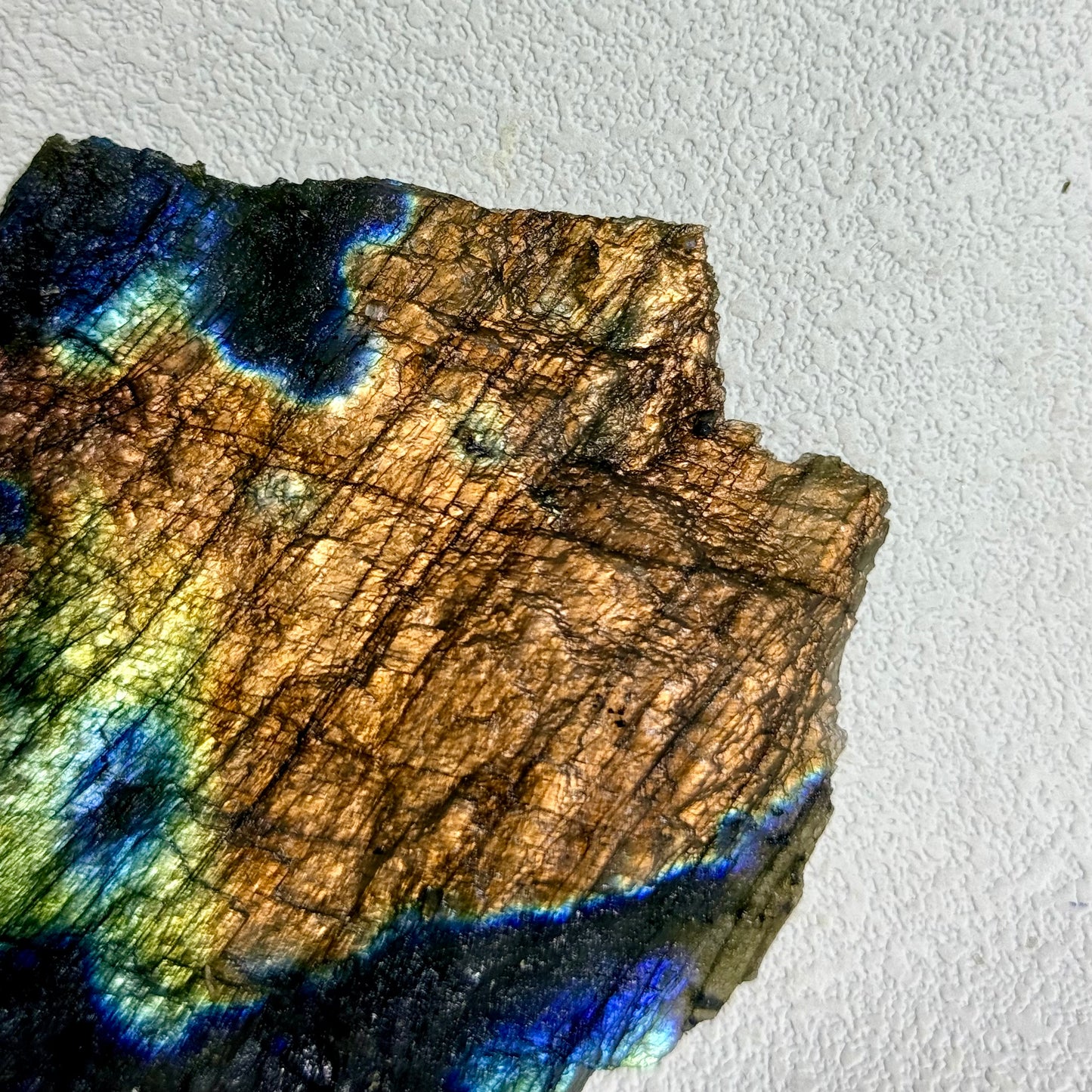 高光拉長石原礦大件 - C｜天然拉長石爆閃原礦｜High Flash Labradorite Specimen｜靈性轉化・高我連結・保護場域・直覺覺醒 (副本)