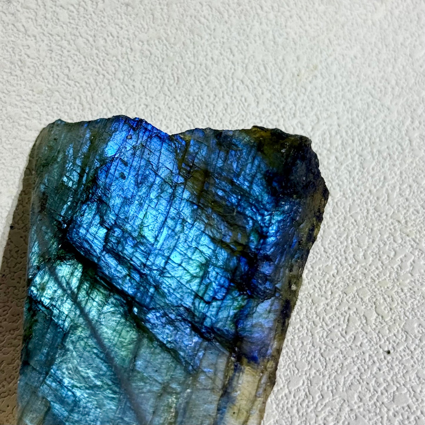 高光拉長石原礦大件 - D｜天然拉長石爆閃原礦｜High Flash Labradorite Specimen｜靈性轉化・高我連結・保護場域・直覺覺醒 (副本) (副本)