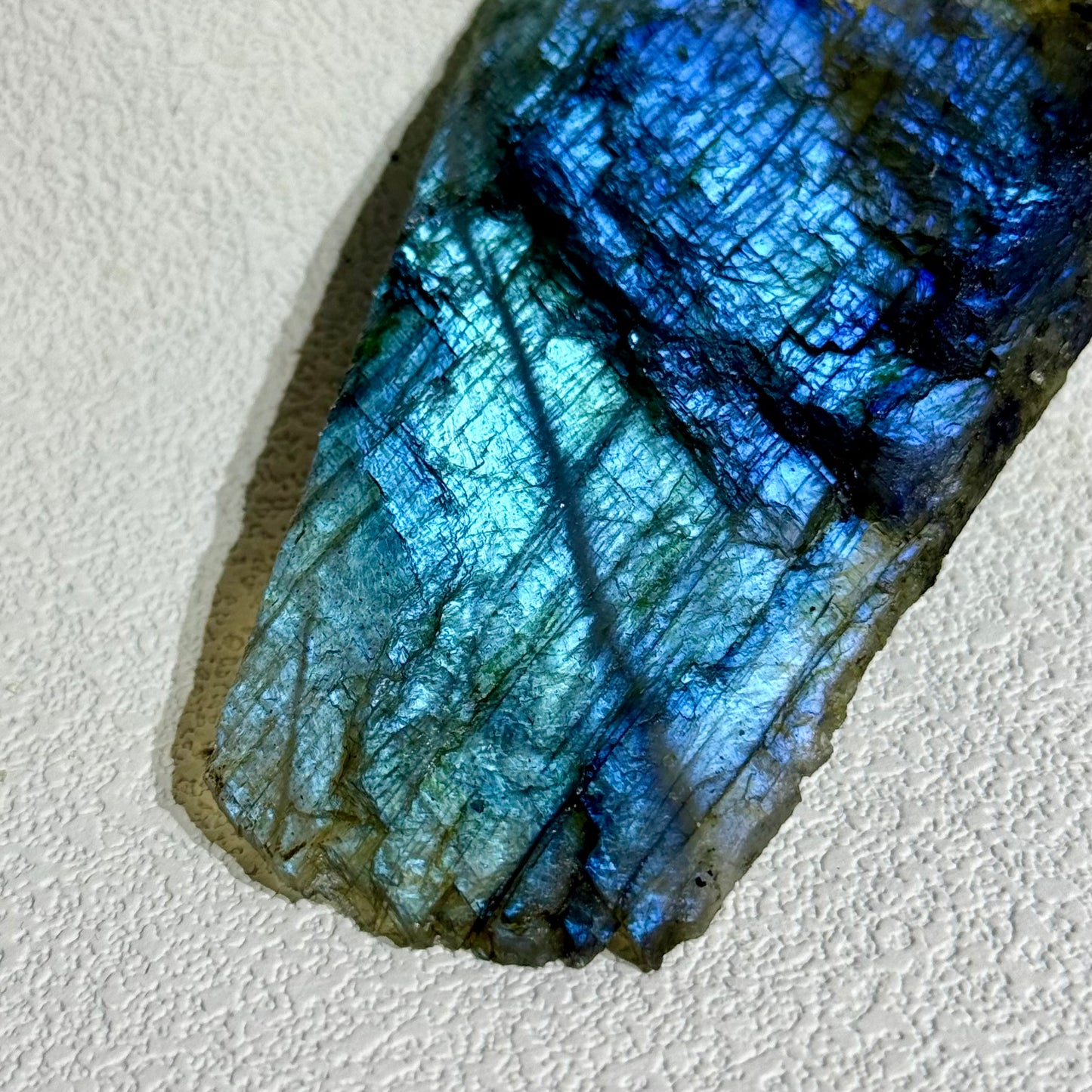 高光拉長石原礦大件 - D｜天然拉長石爆閃原礦｜High Flash Labradorite Specimen｜靈性轉化・高我連結・保護場域・直覺覺醒 (副本) (副本)