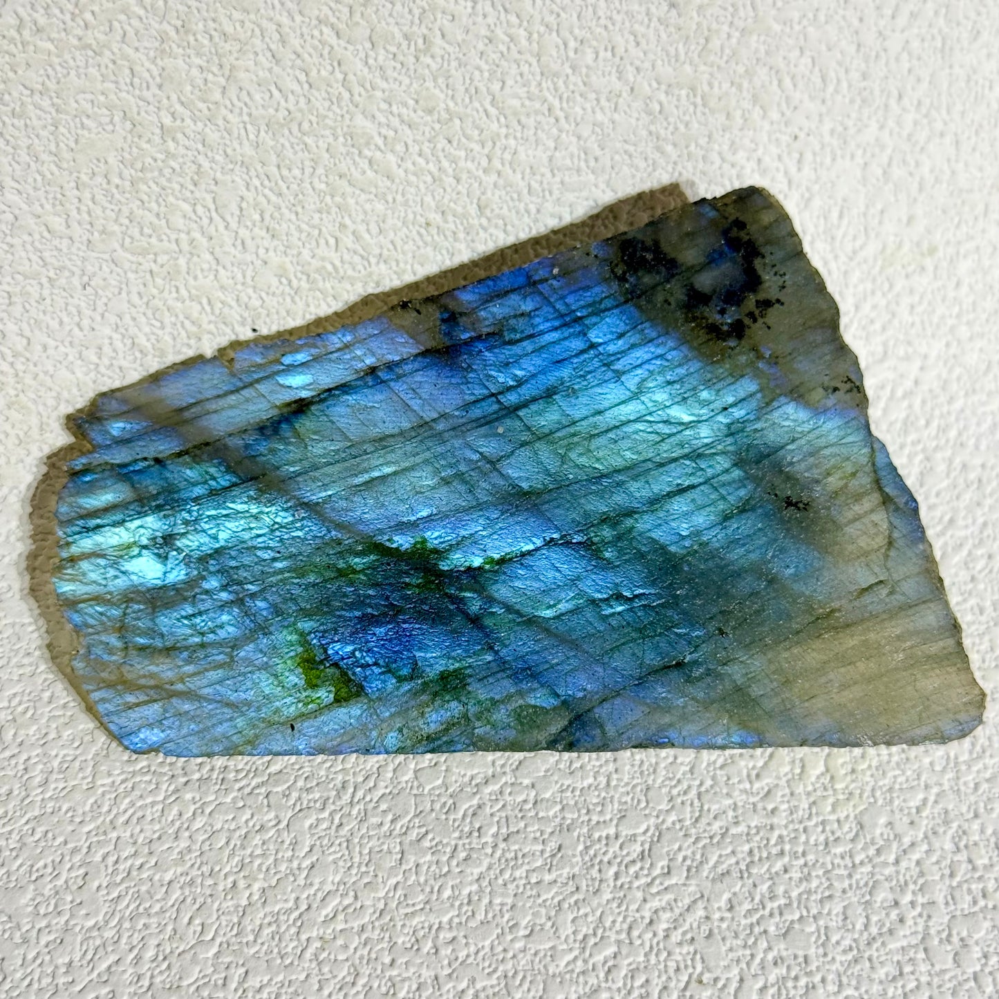 高光拉長石原礦大件 - D｜天然拉長石爆閃原礦｜High Flash Labradorite Specimen｜靈性轉化・高我連結・保護場域・直覺覺醒 (副本) (副本)