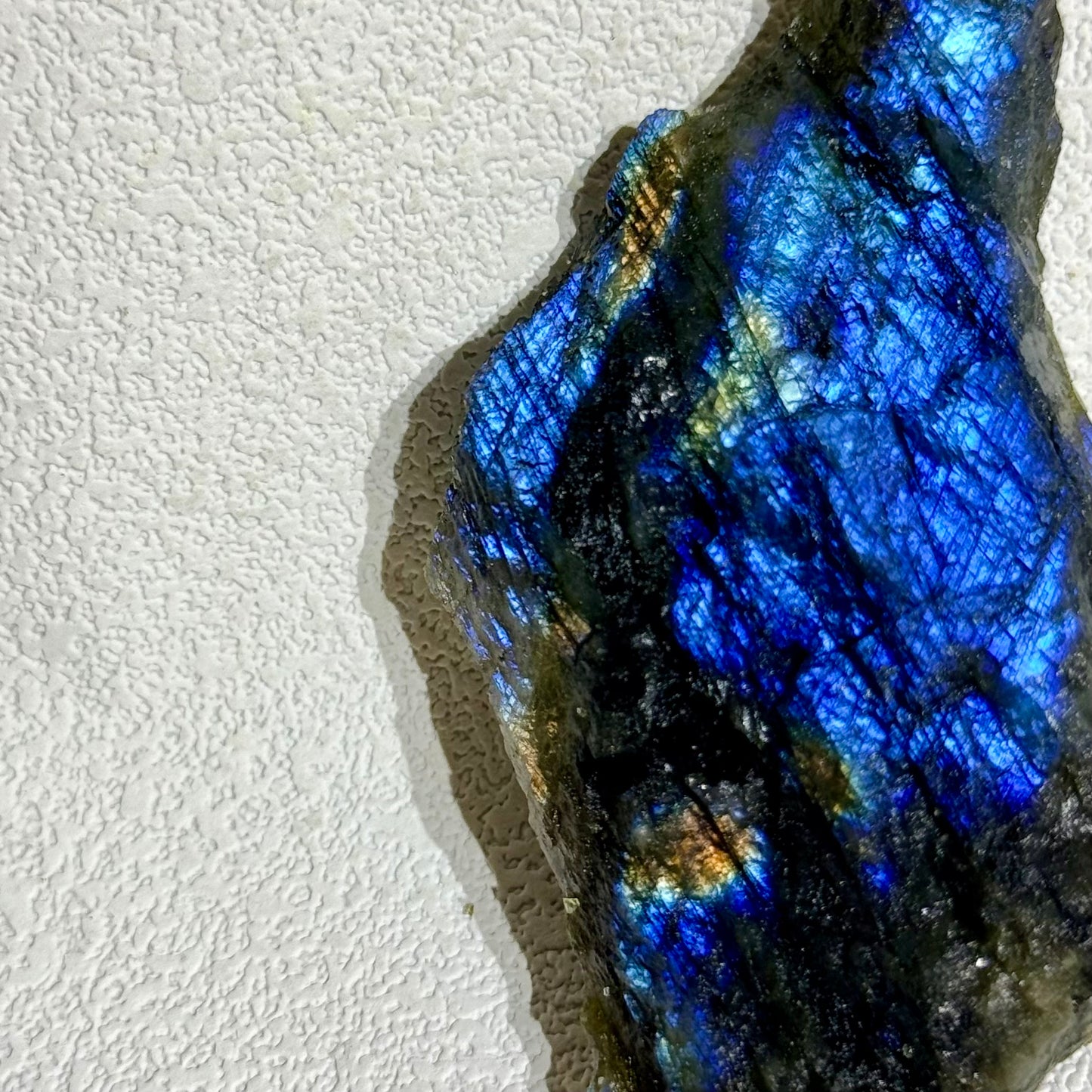 高光拉長石原礦大件 - E｜天然拉長石爆閃原礦｜High Flash Labradorite Specimen｜靈性轉化・高我連結・保護場域・直覺覺醒 (副本) (副本) (副本)