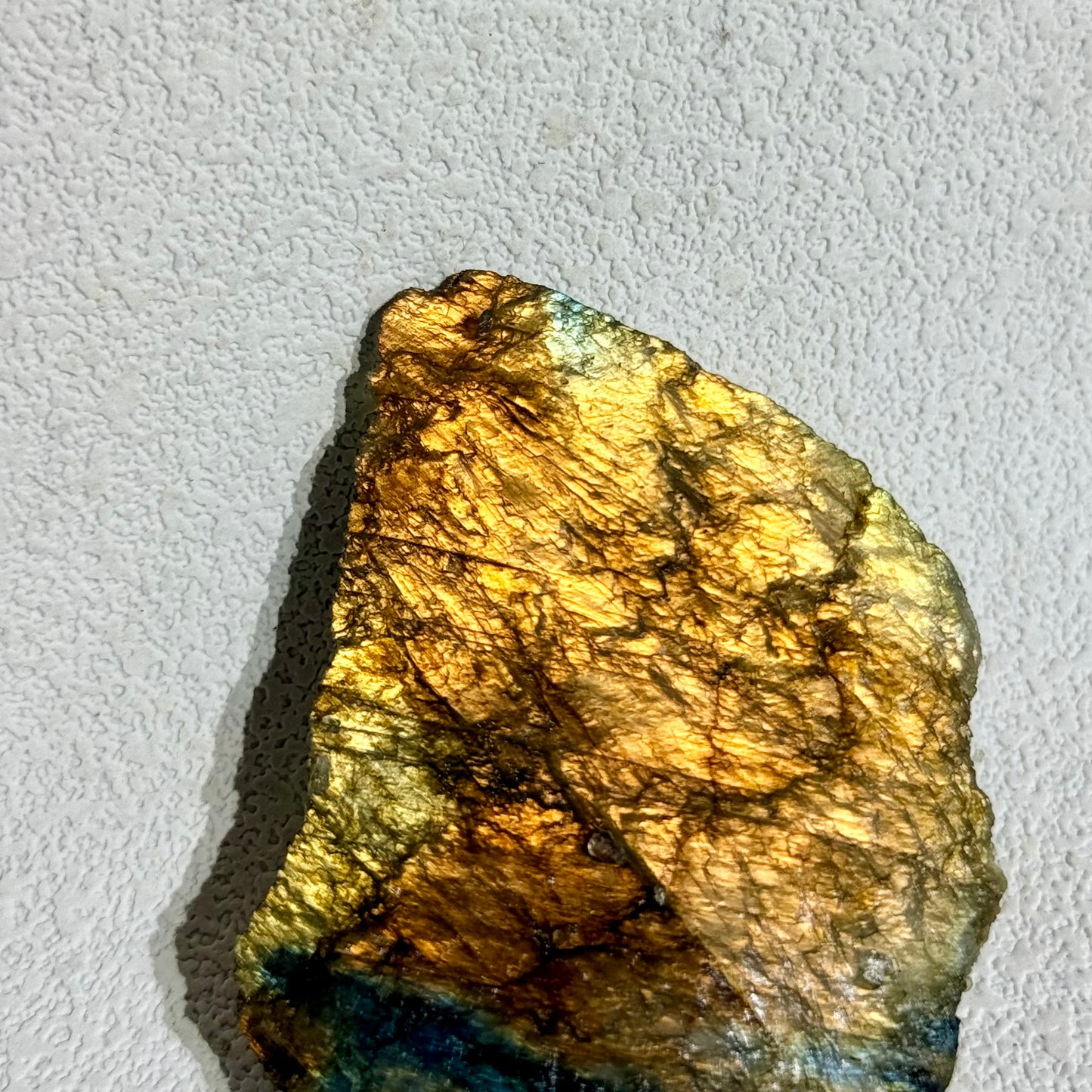 高光拉長石原礦大件 - F｜天然拉長石爆閃原礦｜High Flash Labradorite Specimen｜靈性轉化・高我連結・保護場域・直覺覺醒 (副本) (副本) (副本) (副本)