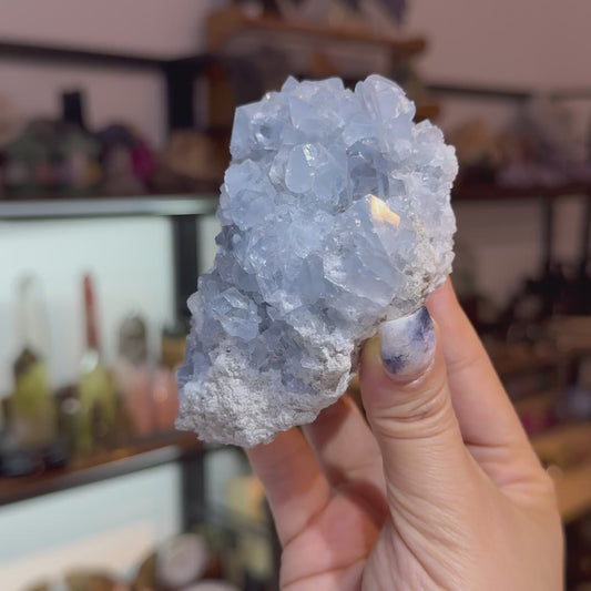 馬達加斯加天青石晶簇｜天然天青石礦物擺件｜Madagascar Celestite｜靜心療癒・舒緩思緒・提升直覺